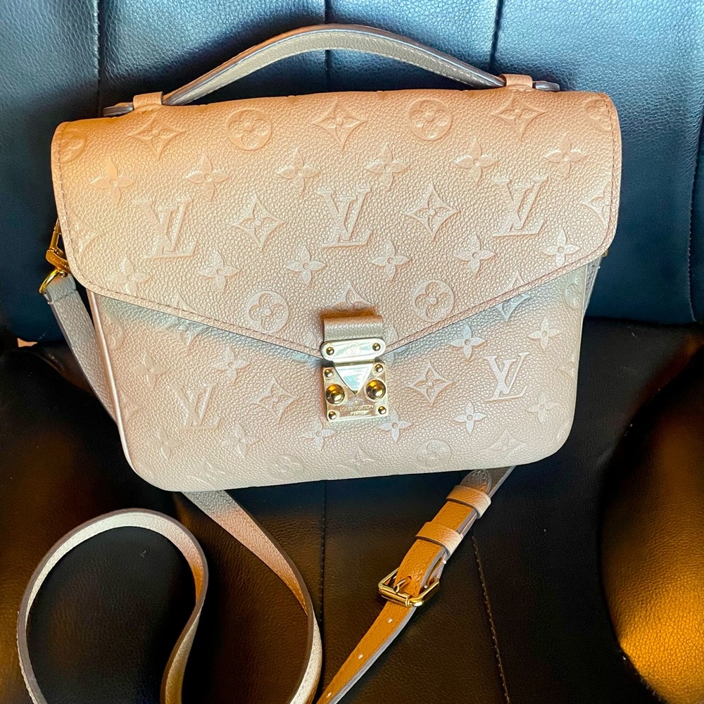 Louis Vuitton Pochette Métis Turtledove Monogram Empriente Leather handbag